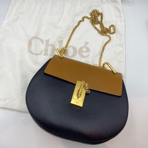 Chloe drew chain leather shoulder crossbody bag navy blue and camel women